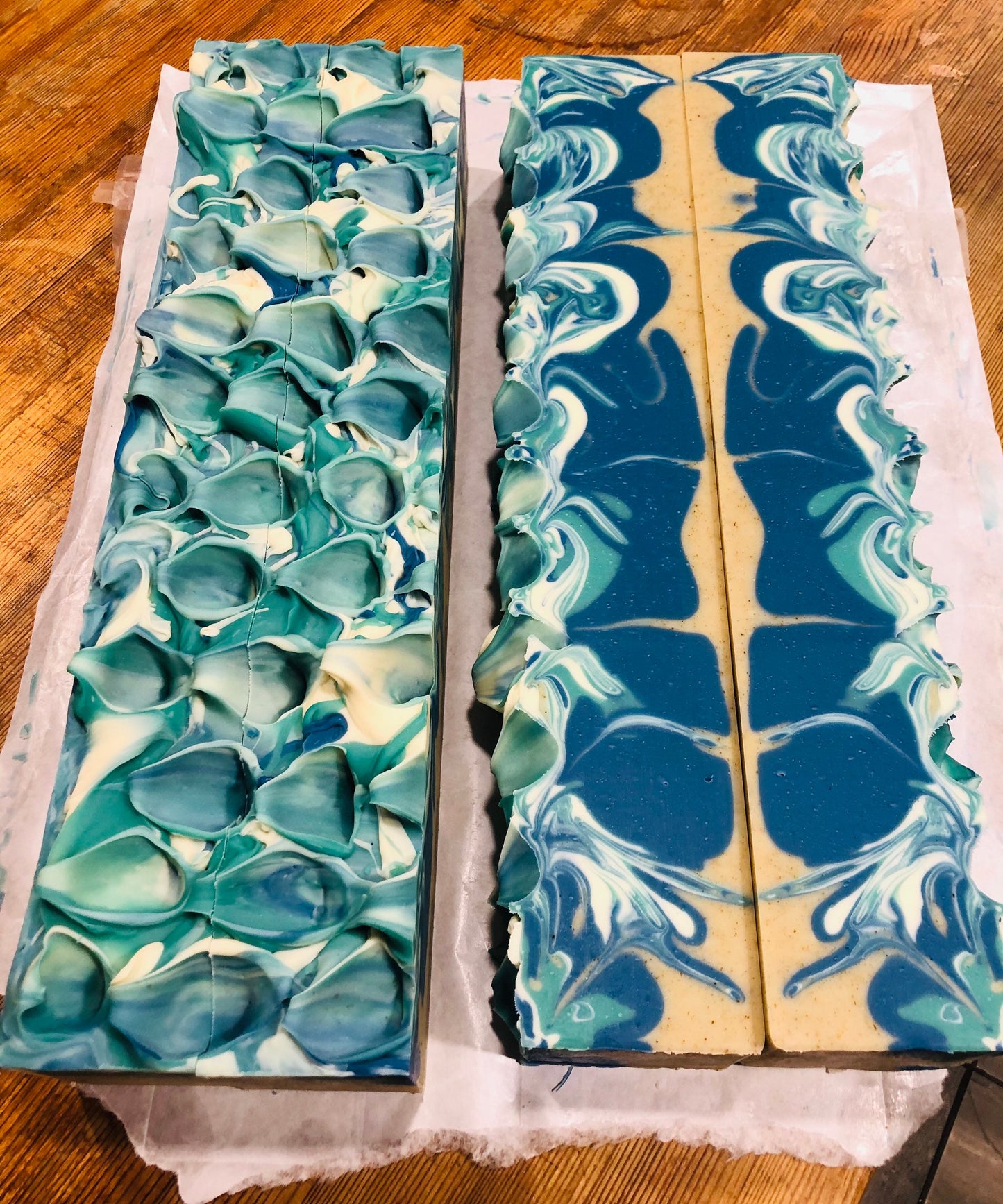 Seaweed Sand & Surf 🌊 Organic Shea Butter Soap/ Wild Harvested Seaweed🌿/ Local Beach Sand/ Peppermint/ Eucalyptus/ Spearmint/ Essential Oils/ Handcrafted on Vancouver Island, Victoria, B.C. Canada🇨🇦